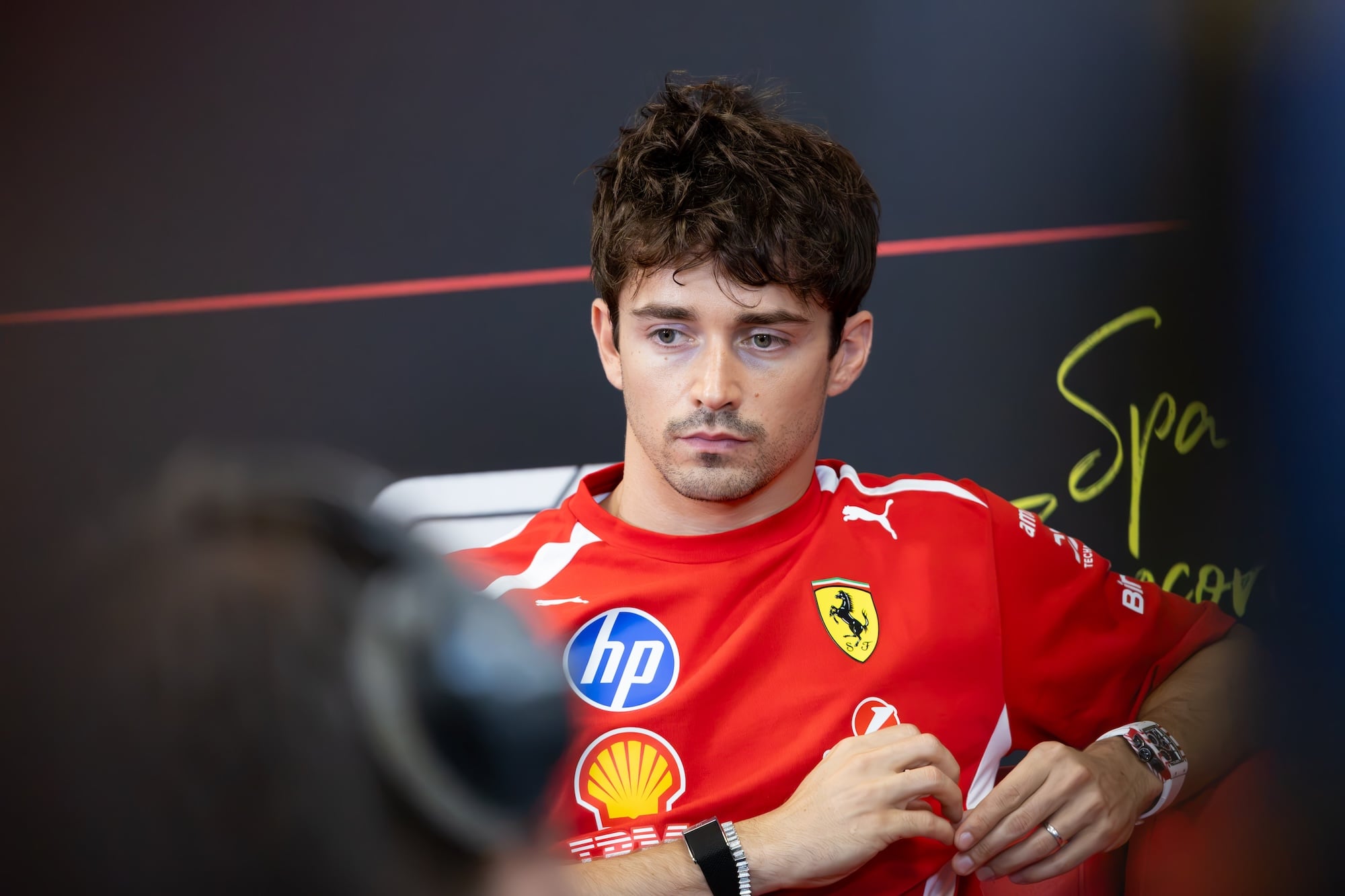 F1: Leclerc diz que bandeira amarela contribuiu para ele perder posição em Spa F1: Leclerc diz que bandeira amarela contribuiu para ele perder posição em Spa