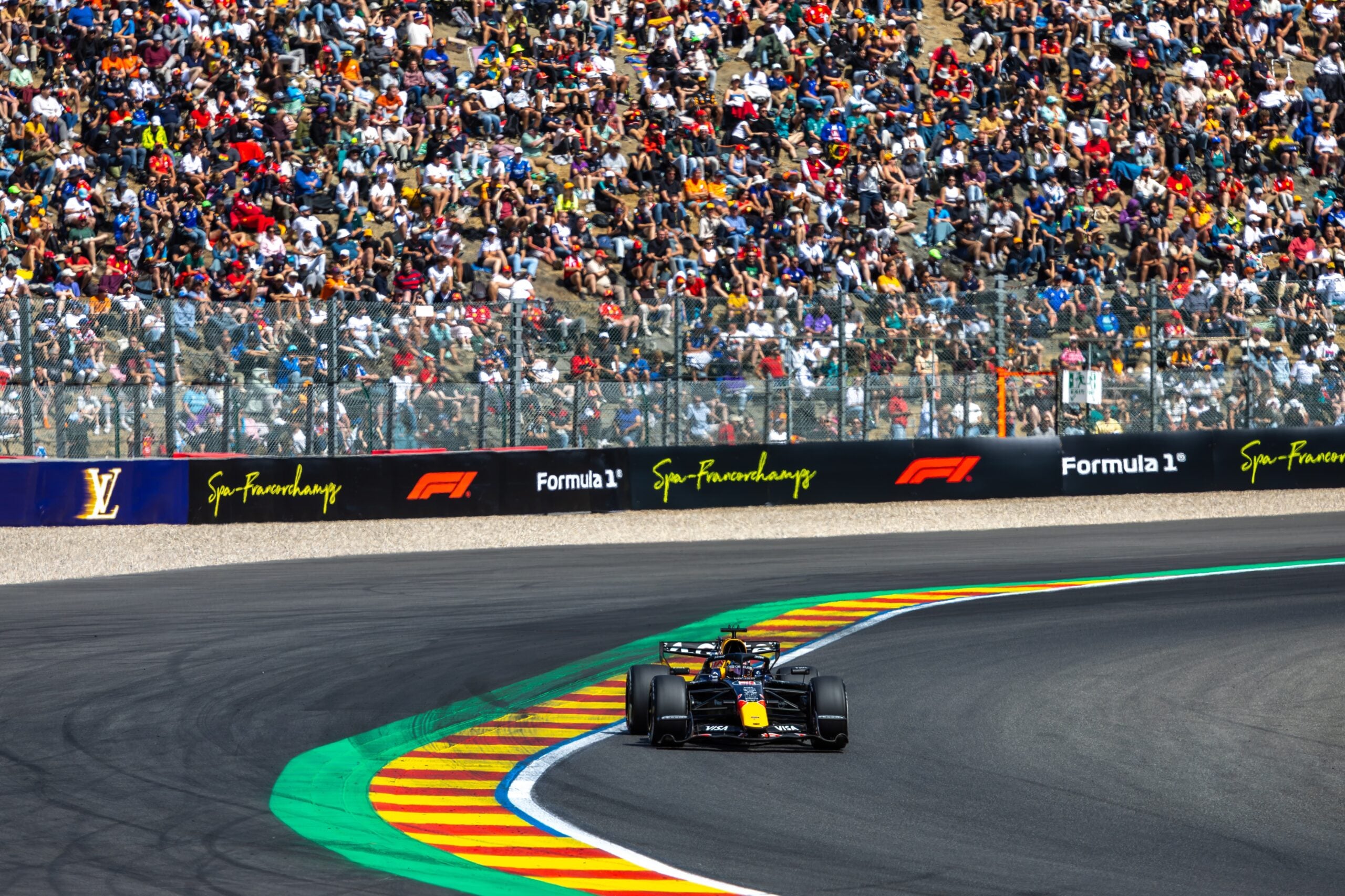 F1: Ex-piloto vê Red Bull competitiva novamente em 2026