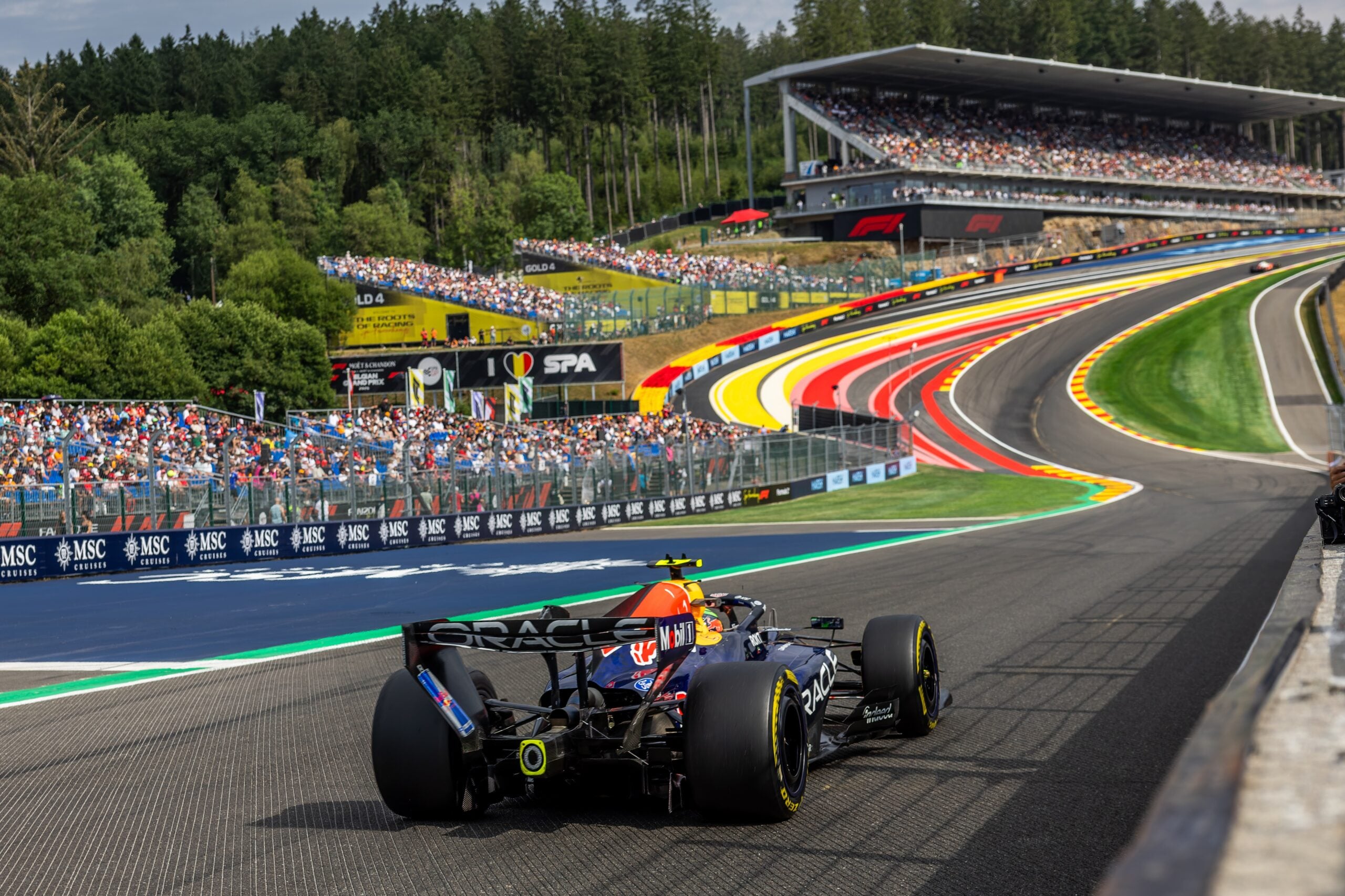 F1: Hadjar explica como ajudou Verstappen com vácuo na classificação em Spa Isack Hadjar (Red Bull) - GP da Bélgica F1 2026