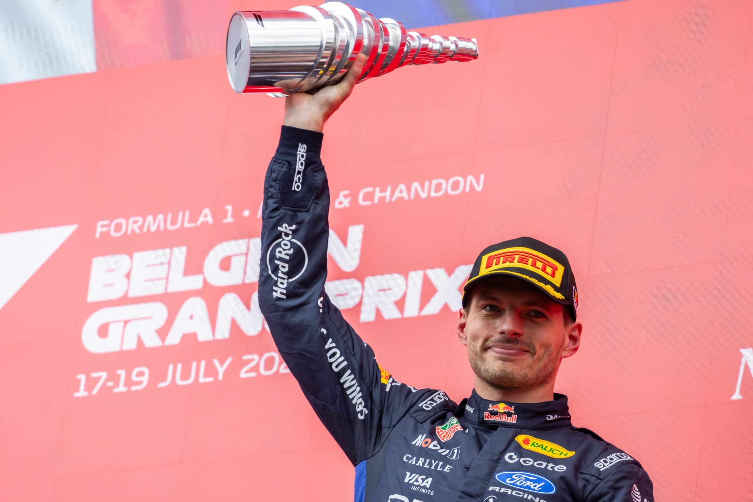F1: Verstappen deve permanecer na Red Bull, aponta jornalista F1: Verstappen deve permanecer na Red Bull, aponta jornalista