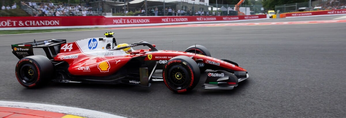 F1: Hamilton revela perda de desempenho após toque com Russell F1: Hamilton revela perda de desempenho após toque com Russell