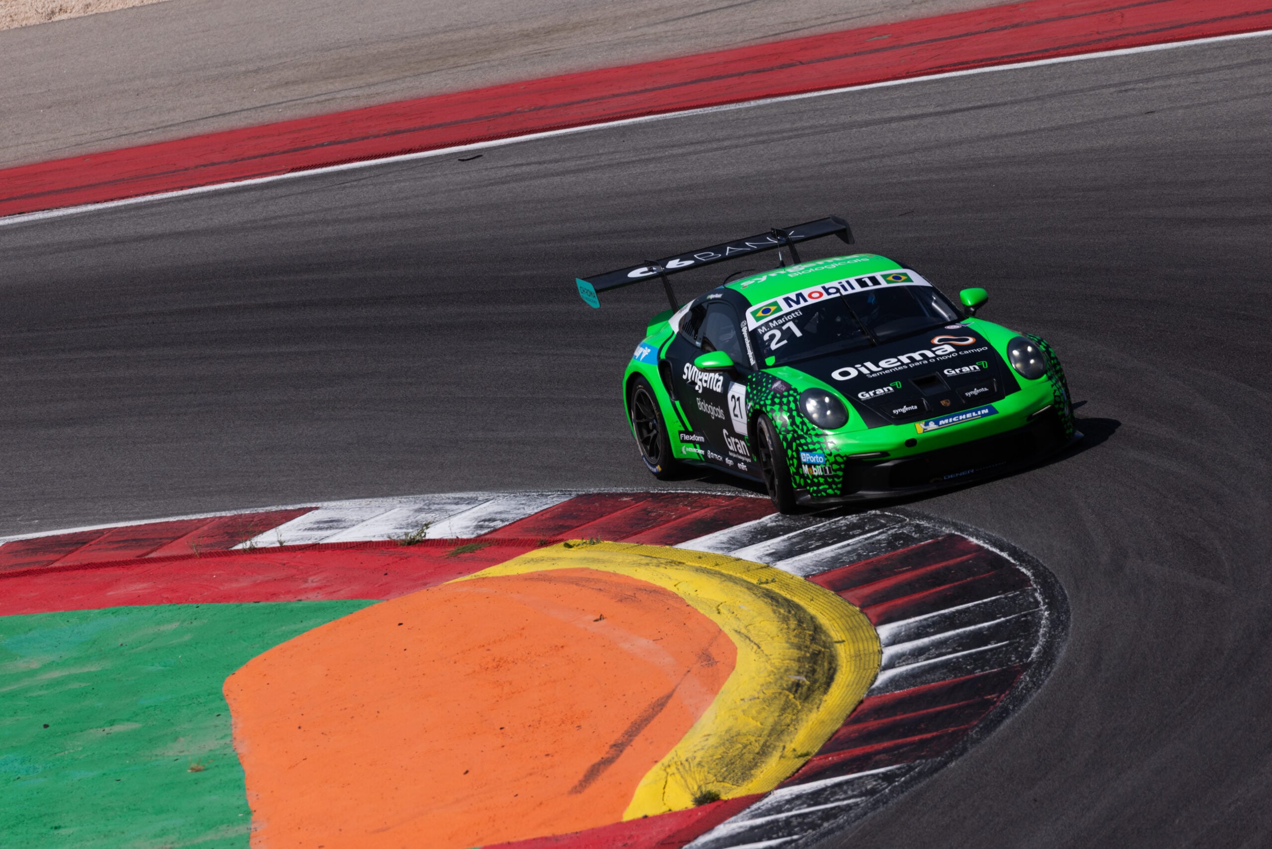 Mariotti lidera treino livre da Porsche Cup Brasil no Algarve