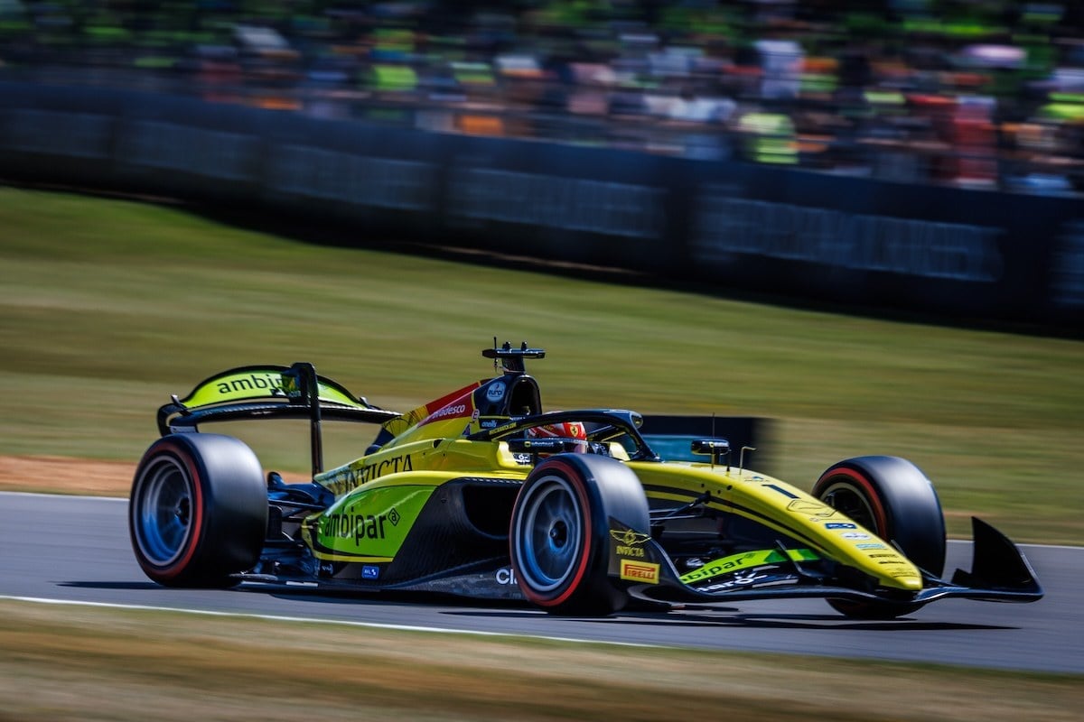 Com quatro vitórias e oito pódios em Spa, Rafael Câmara tenta encurtar distância para o líder na F2