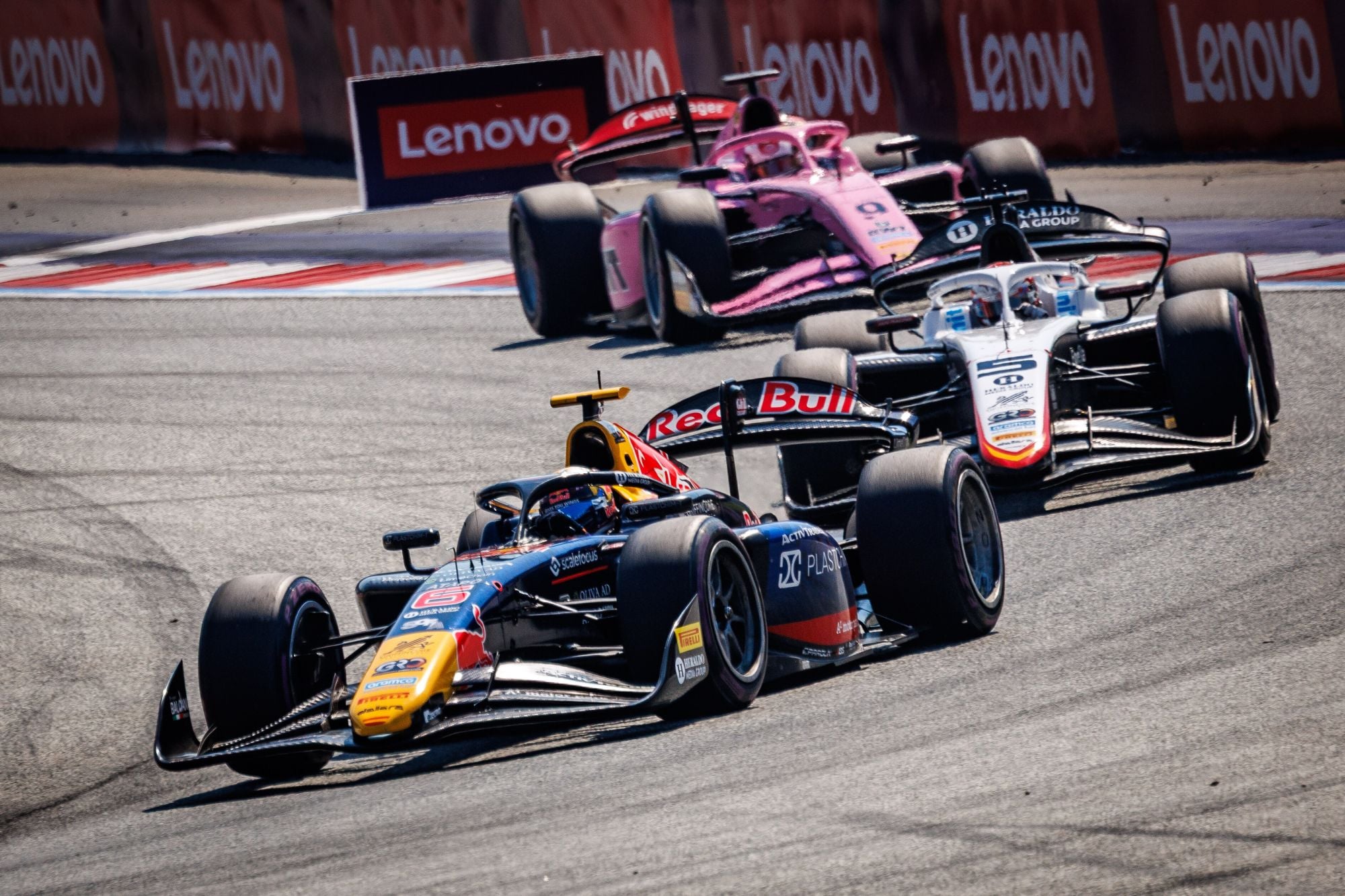 Confira a classificação do campeonato da F2 após a etapa da Inglaterra Nikola Tsolov