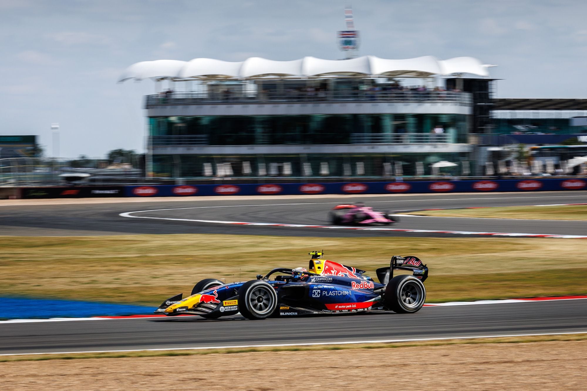 F2: Tsolov supera Mini na última volta e vence Sprint em Silverstone Nikola Tsolov