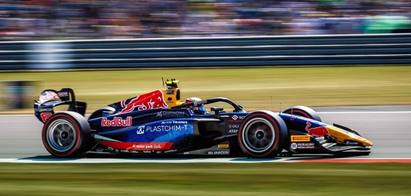 F2: Tsolov vence corrida principal e “varre” etapa de Silverstone