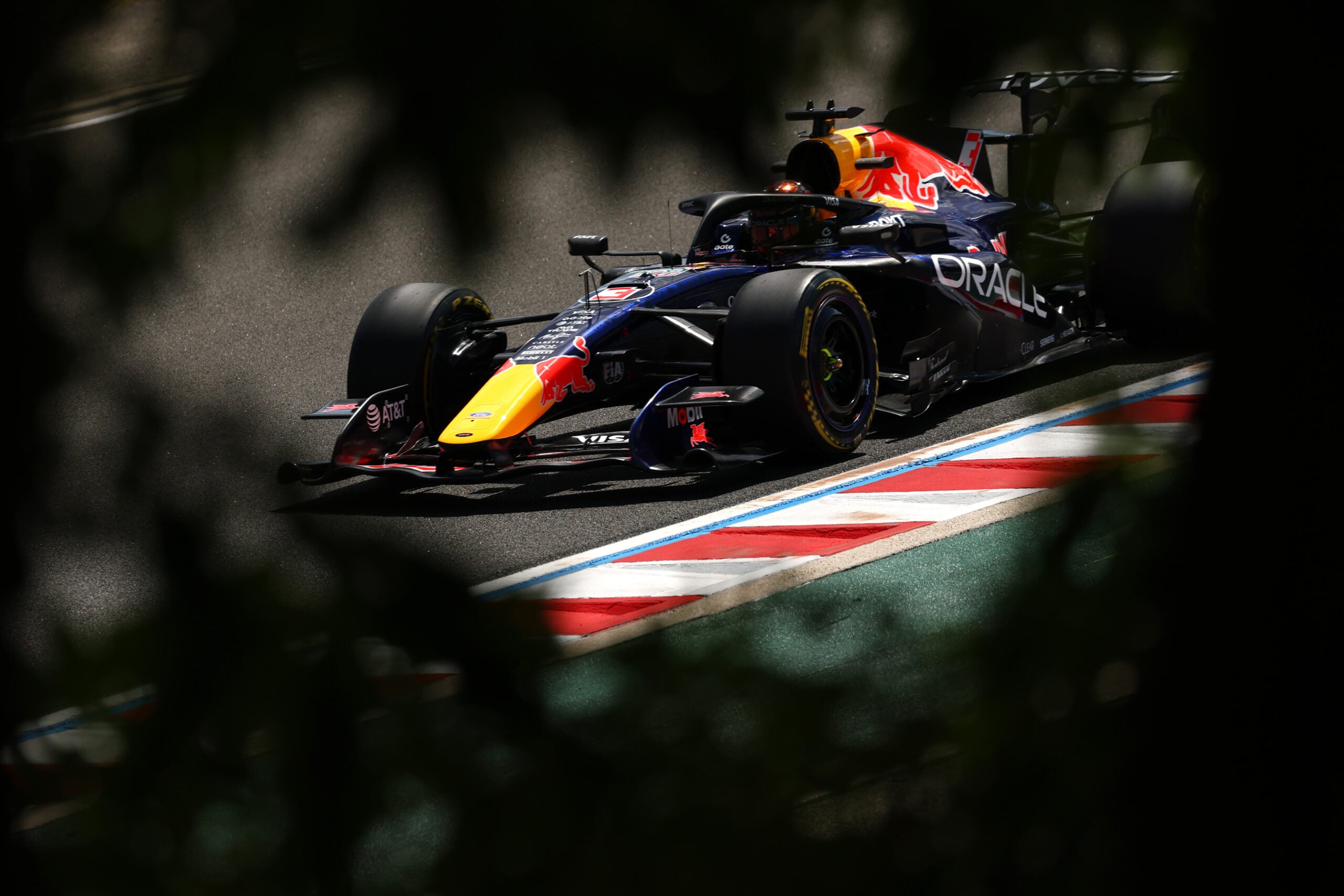 F1: Leclerc impõe ritmo e lidera TL1 do GP da Hungria. Bortoleto fica em 6º F1: Leclerc impõe ritmo e lidera TL1 do GP da Hungria. Bortoleto fica em 6º