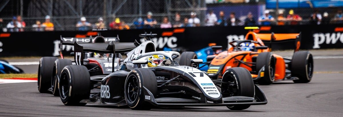 F3: Pedro Clerot sobe oito posições e destaca bom ritmo do carro na corrida principal em Silverstone F3: Pedro Clerot sobe oito posições e destaca bom ritmo do carro na corrida principal em Silverstone