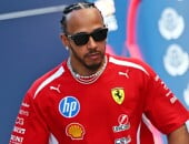 F1: Hamilton publica fotos de férias ao lado da companheira Kim Kardashian