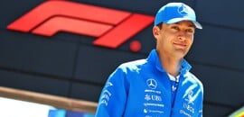 F1: Russell comenta proposta de Sainz para punir bandeiras em classificação