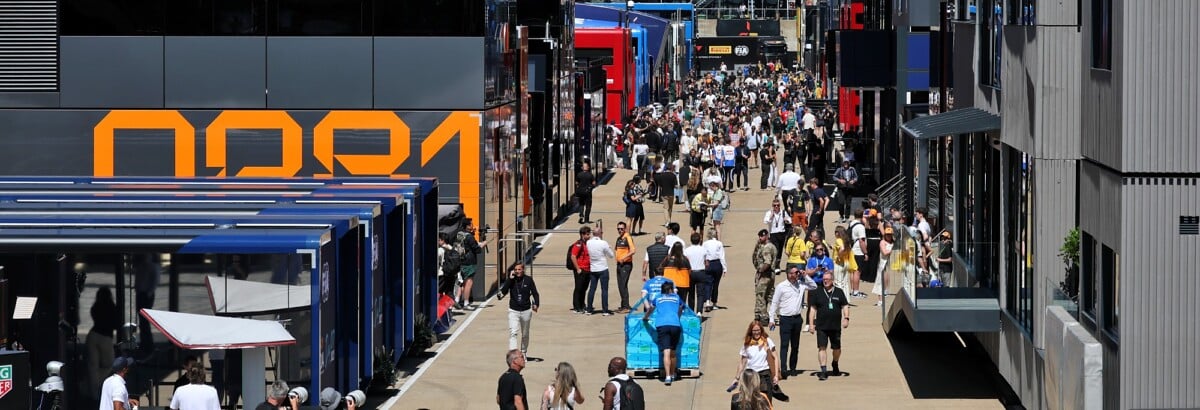 F1: Nike deve fechar acordo para vestir equipe da FOM nos GPs F1: Nike deve fechar acordo para vestir equipe da FOM nos GPs