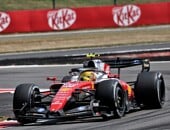F1: Hamilton elogia Ferrari e acredita em punições para Mercedes