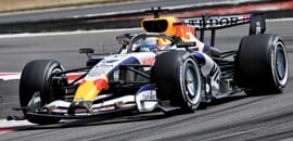 F1: Racing Bulls leva multa após quase acidente com Piastri no Q3 em Silverstone