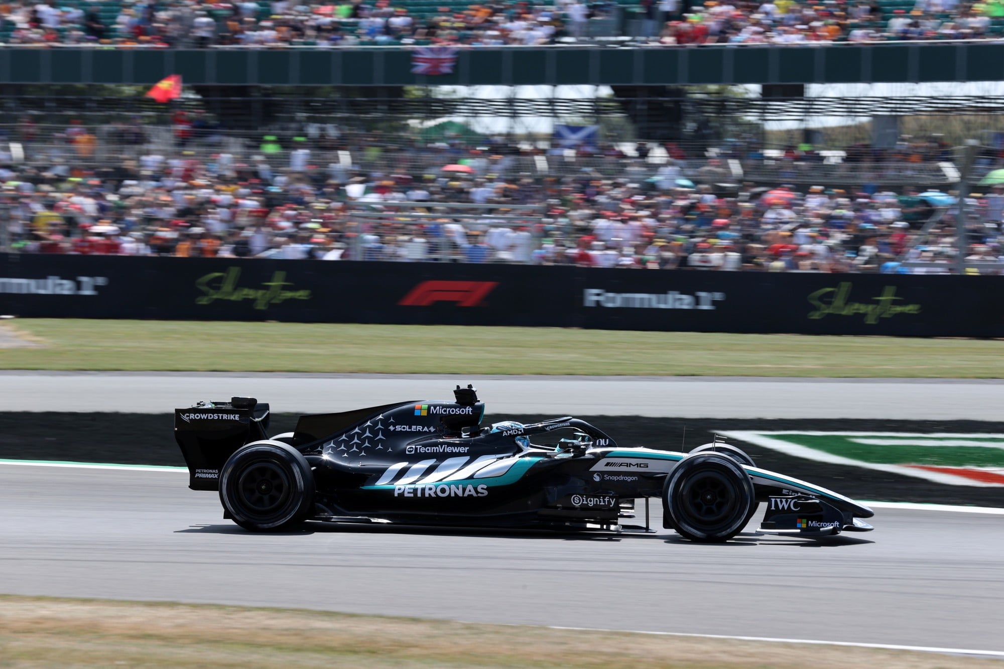 F1: Russell vê falta de ritmo e mostra surpresa com Ferrari na classificação Sprint George Russell (GBR) Mercedes AMG Formula One Team W17.