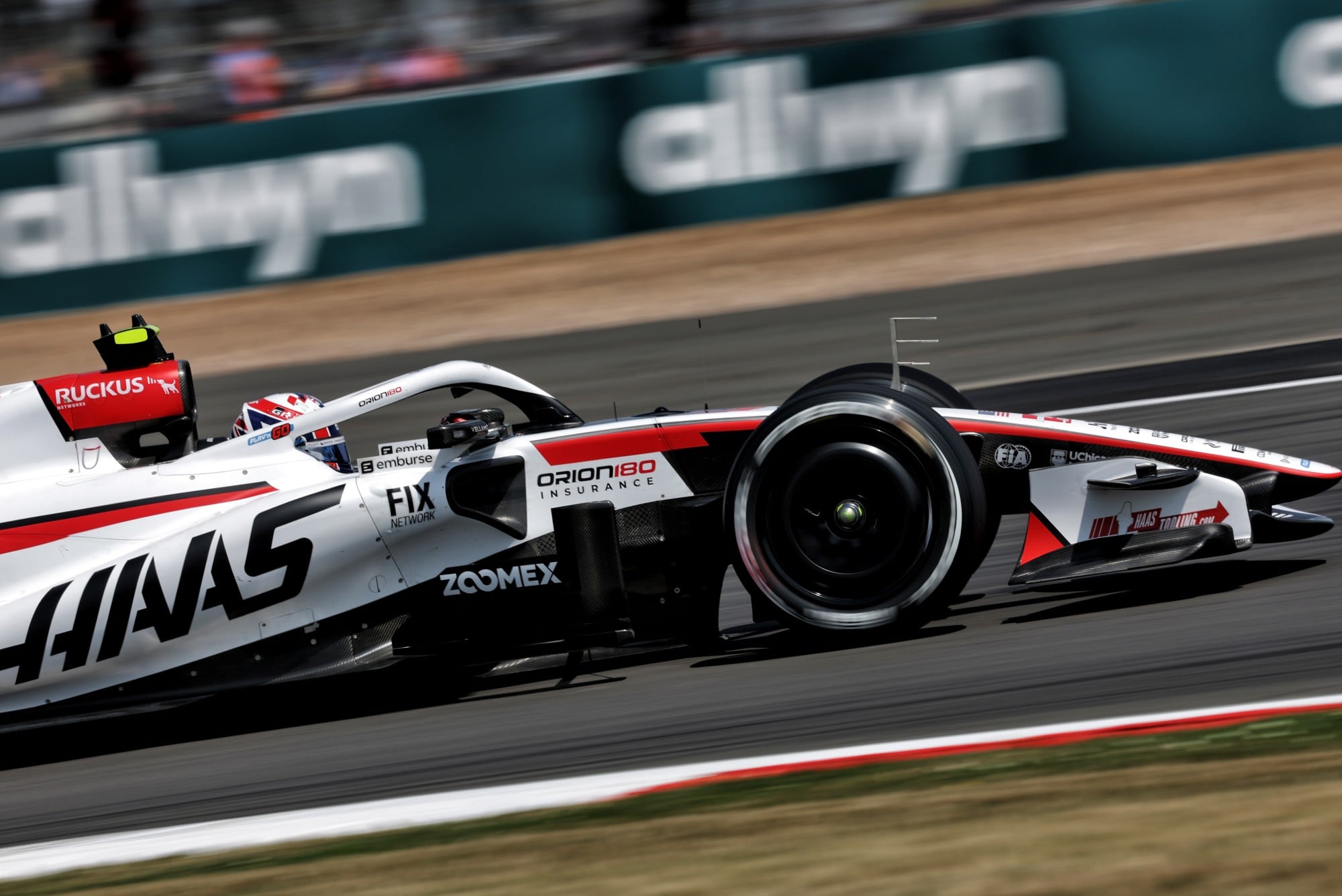 F1: Confira as imagens desta sexta-feira do GP da Inglaterra Oliver Bearman (GBR) Haas F1 Team VF-26.