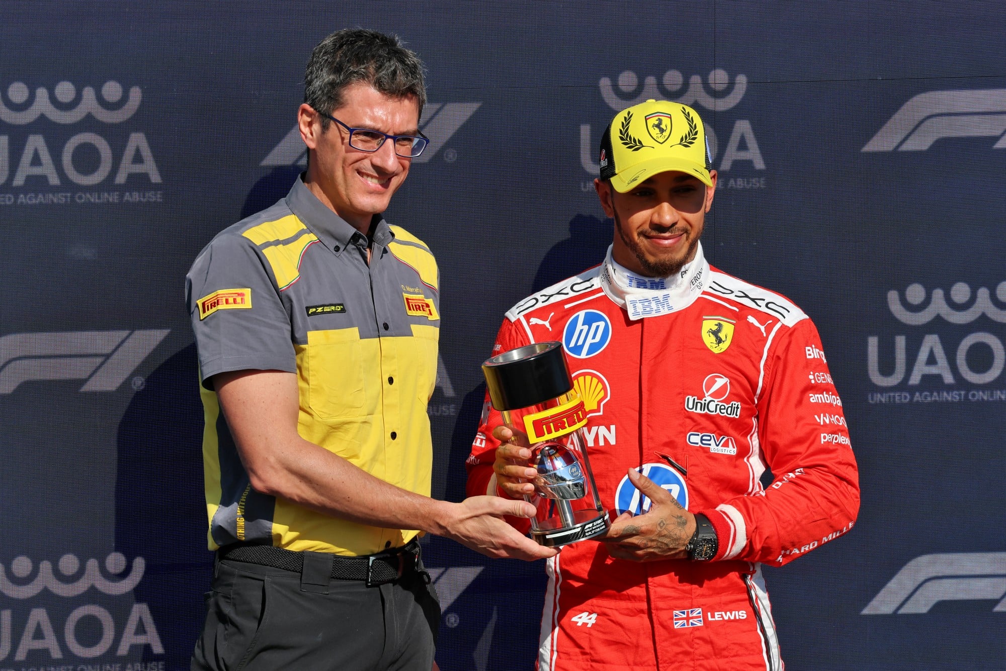 F1: "Estou eufórico", diz Hamilton ao celebrar pole da Sprint em Silverstone