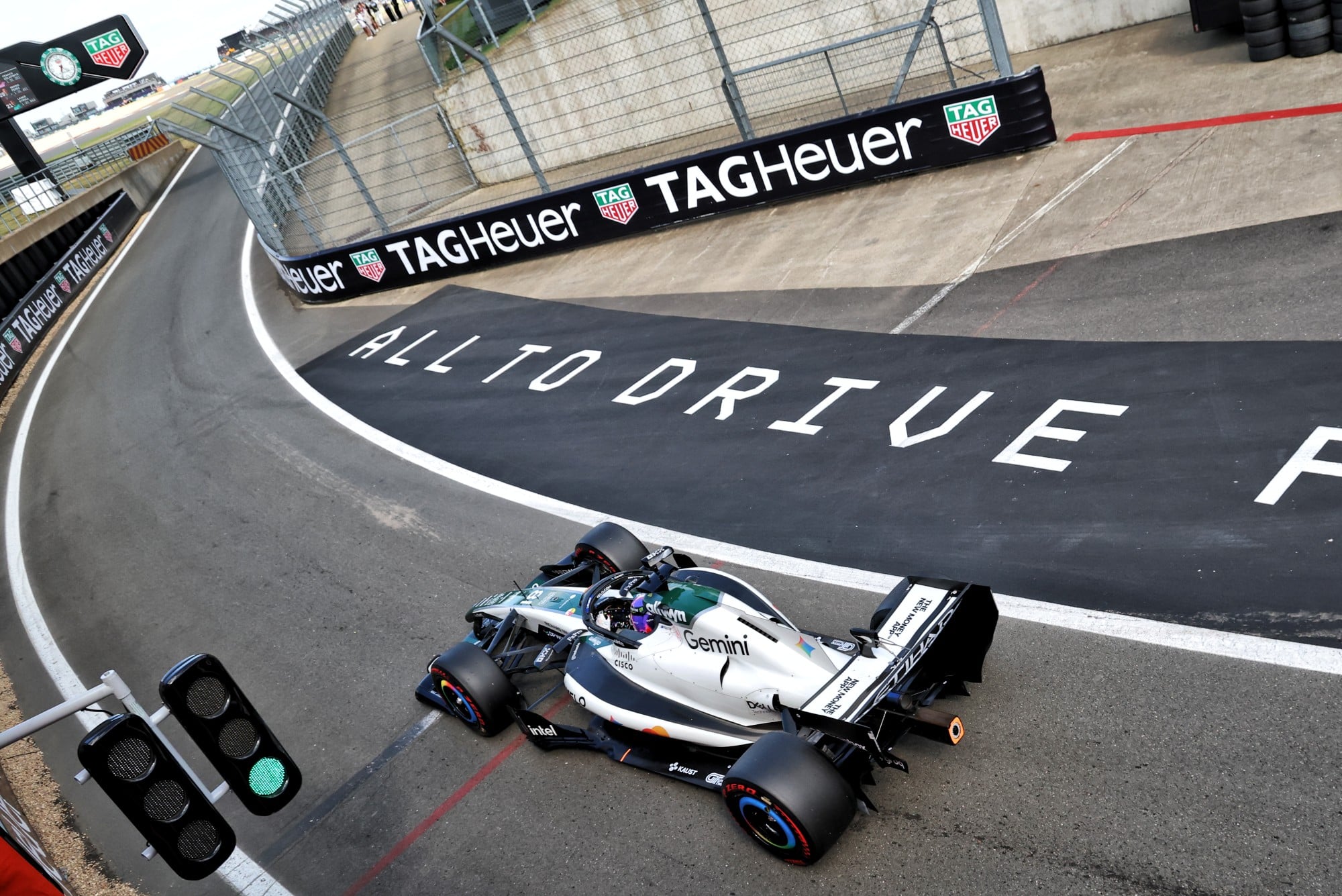 F1: Piastri fala que largada em Silverstone para de "corrida multiclasse" Oscar Piastri (AUS) McLaren F1 Team MCL40.