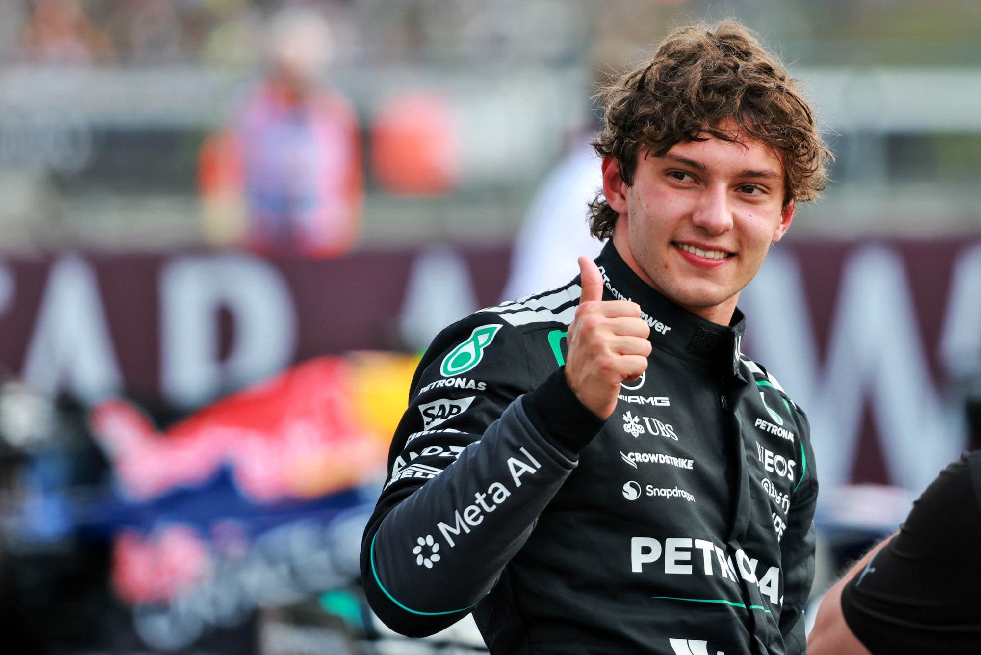 F1: Antonelli marca presença em Wibledon um dia após GP da Inglaterra