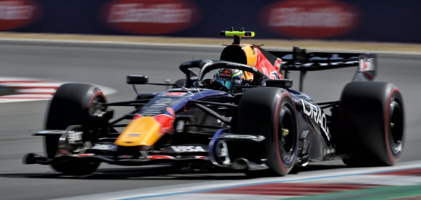 F1: Newey é flagrado analisando Red Bull de Hadjar antes do GP da Inglaterra