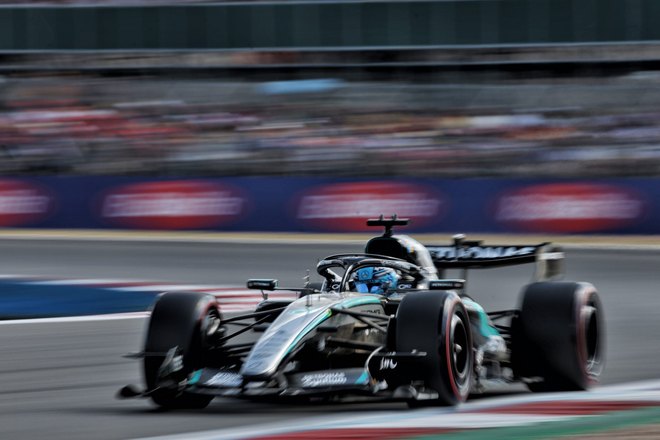 F1: Wolff cobra reação da Mercedes após novo problema de confiabilidade George Russell (GBR) Mercedes AMG Formula One Team W17.