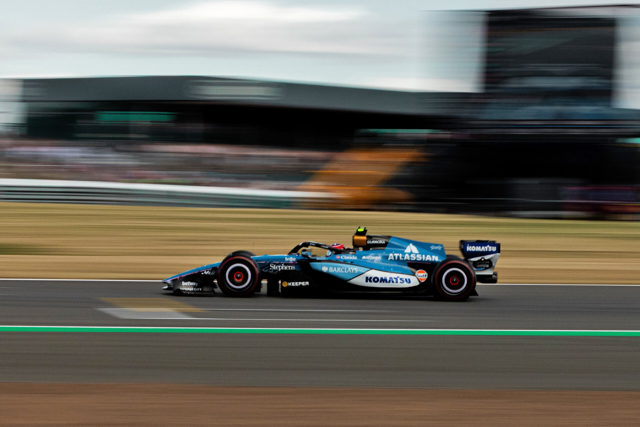 F1: Sainz recebe punição por infração sob Safety Car em Silverstone Carlos Sainz (ESP) Williams F1 Team FW48.