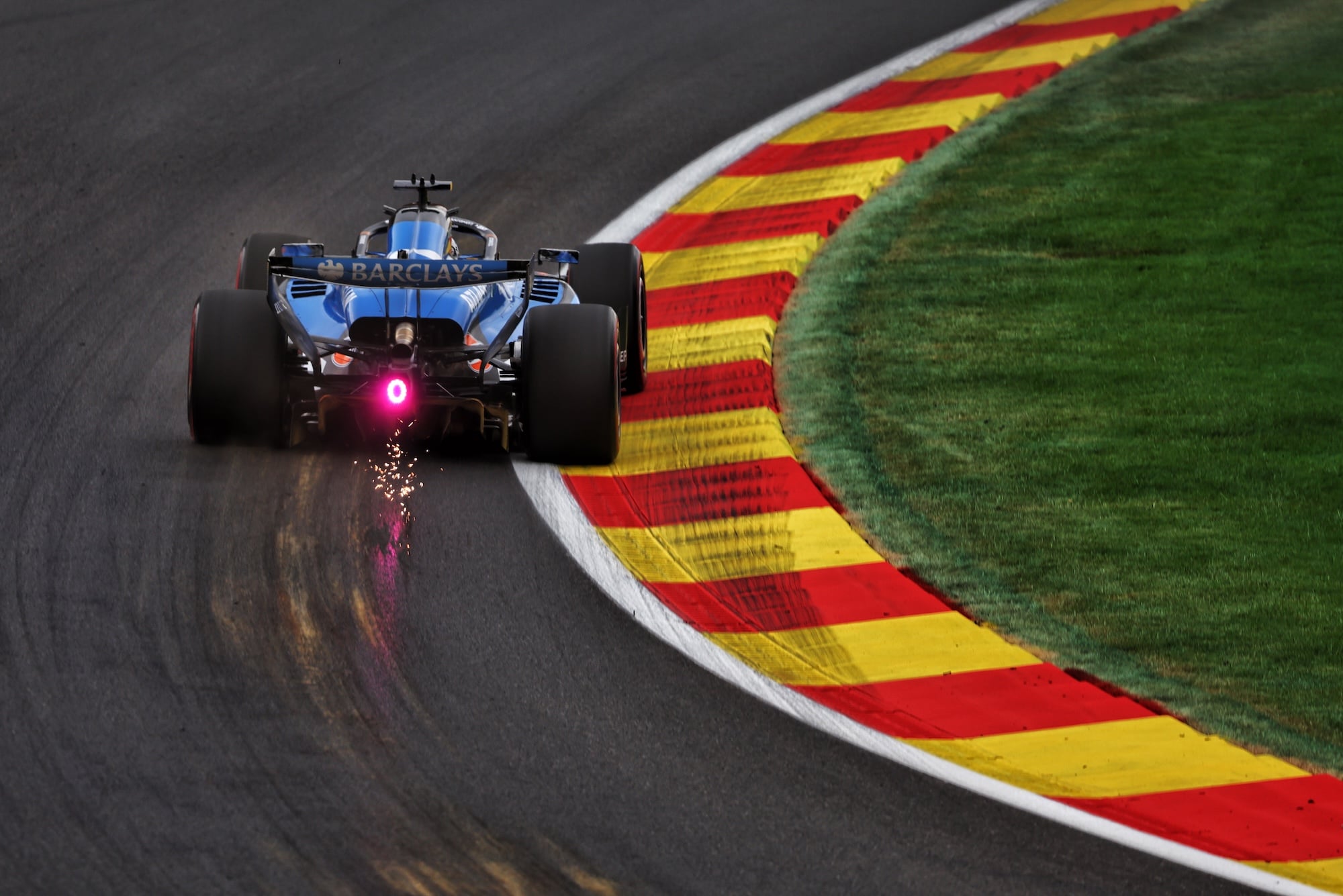 F1: Antonelli domina para liderar segundo treino livre do GP da Bélgica Alexander Albon (THA) Williams F1 Team FW48.
