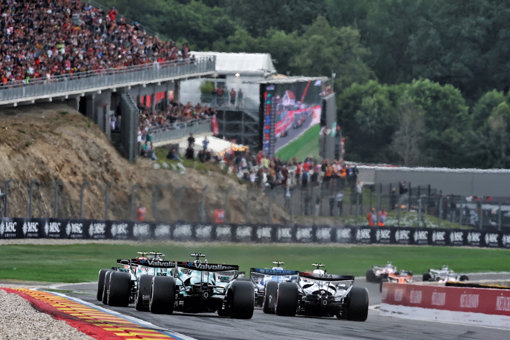 F1: Confira as imagens do GP da Bélgica 2026 Lance Stroll (CDN) Aston Martin F1 Team AMR26 at the start of the race.