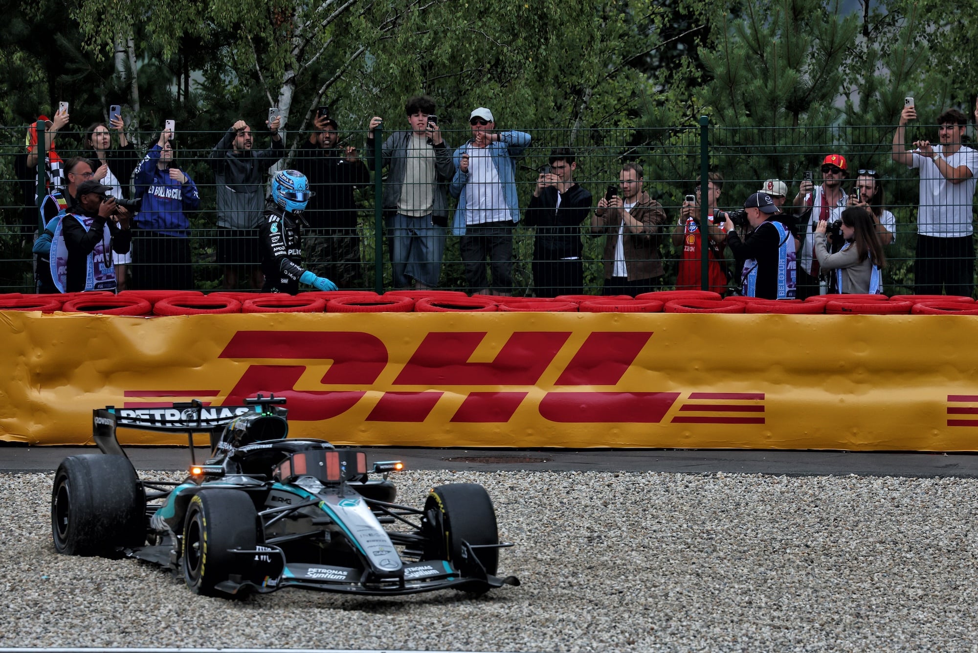F1: Confira as imagens do GP da Bélgica 2026 George Russell (GBR) Mercedes AMG Formula One Team W17 retired from the race.
