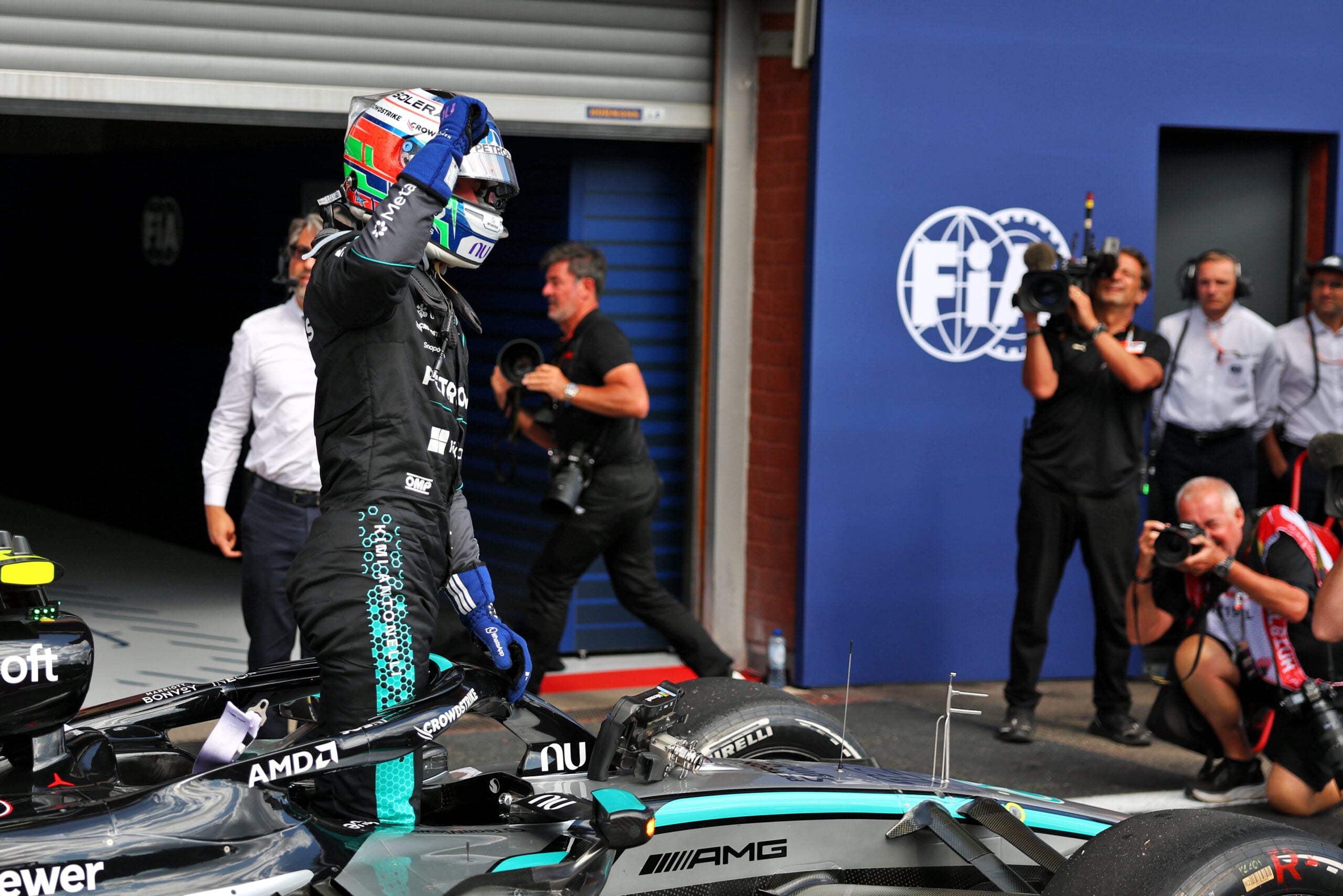 F1: Confira as imagens do GP da Bélgica 2026 Race winner Andrea Kimi Antonelli (ITA) Mercedes AMG Formula One Team W17 celebrates in parc ferme.