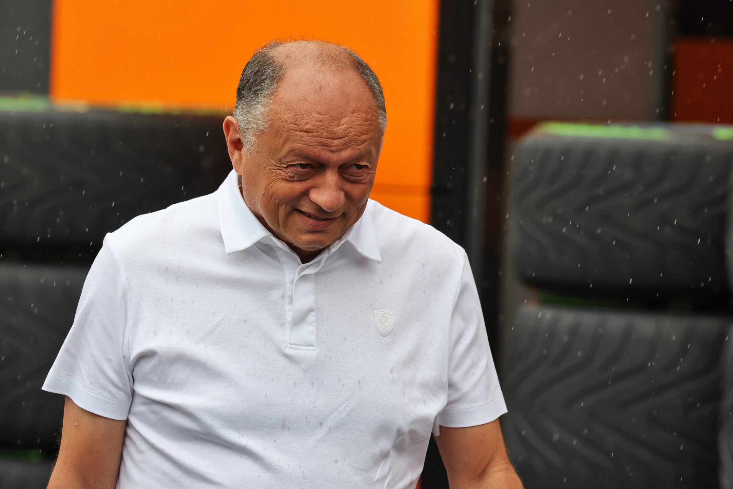 F1: Veja as fotos da quinta-feira do GP da Hungria 2026 Frederic Vasseur (FRA) Scuderia Ferrari Team Principal.