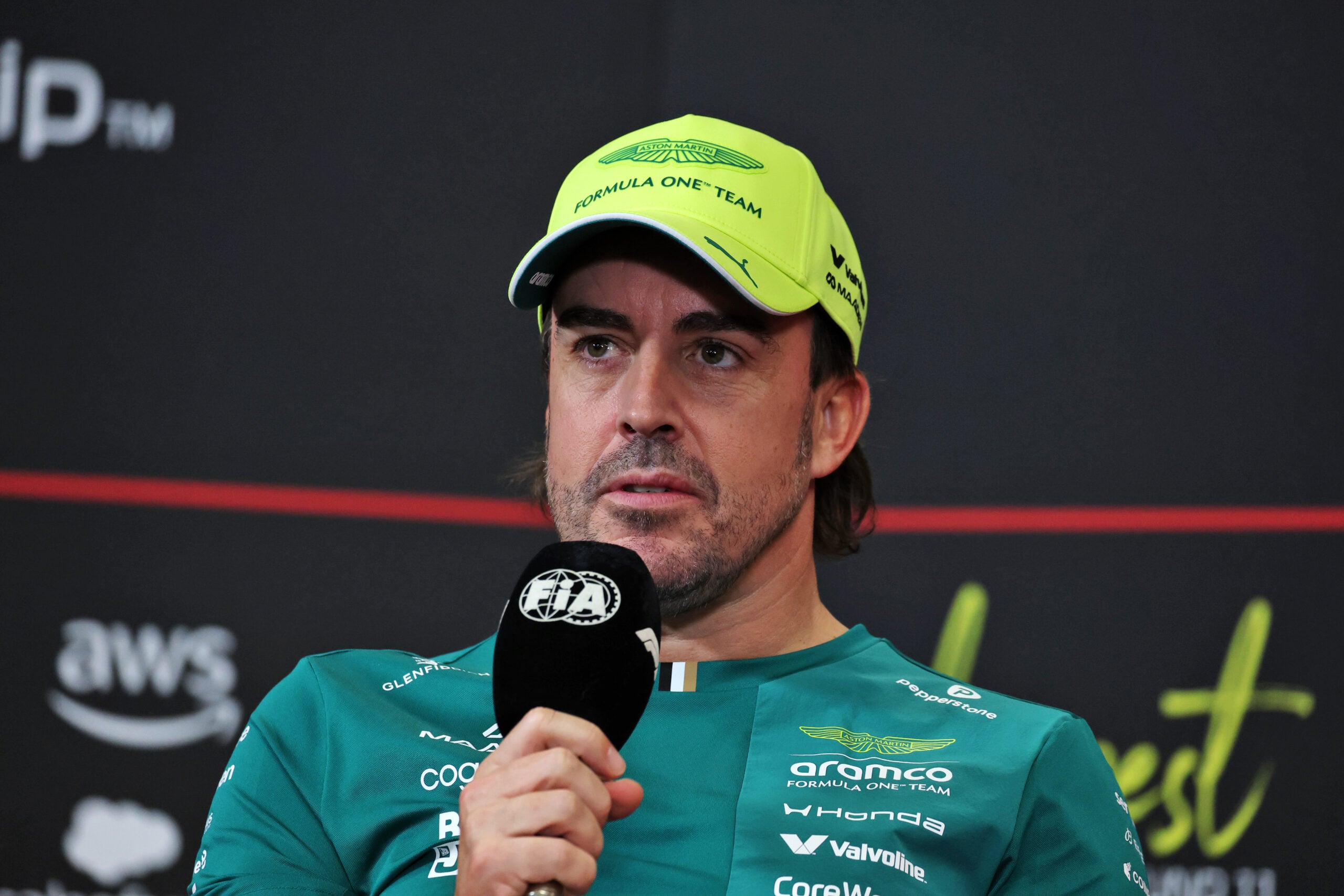 F1: Veja as fotos da quinta-feira do GP da Hungria 2026 Fernando Alonso (ESP) Aston Martin F1 Team in the FIA Press Conference.