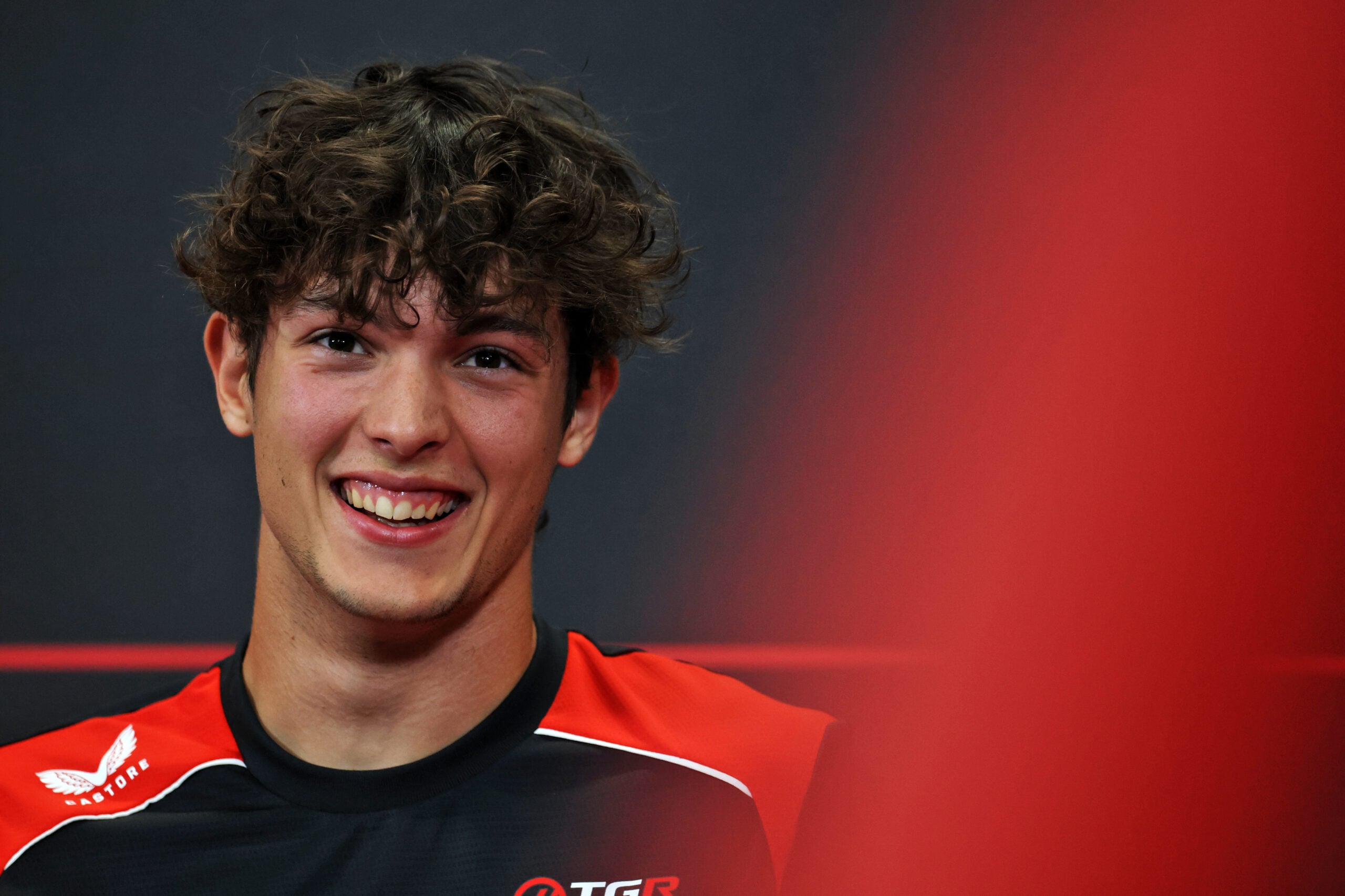F1: Veja as fotos da quinta-feira do GP da Hungria 2026 Oliver Bearman (GBR) Haas F1 Team in the FIA Press Conference.
