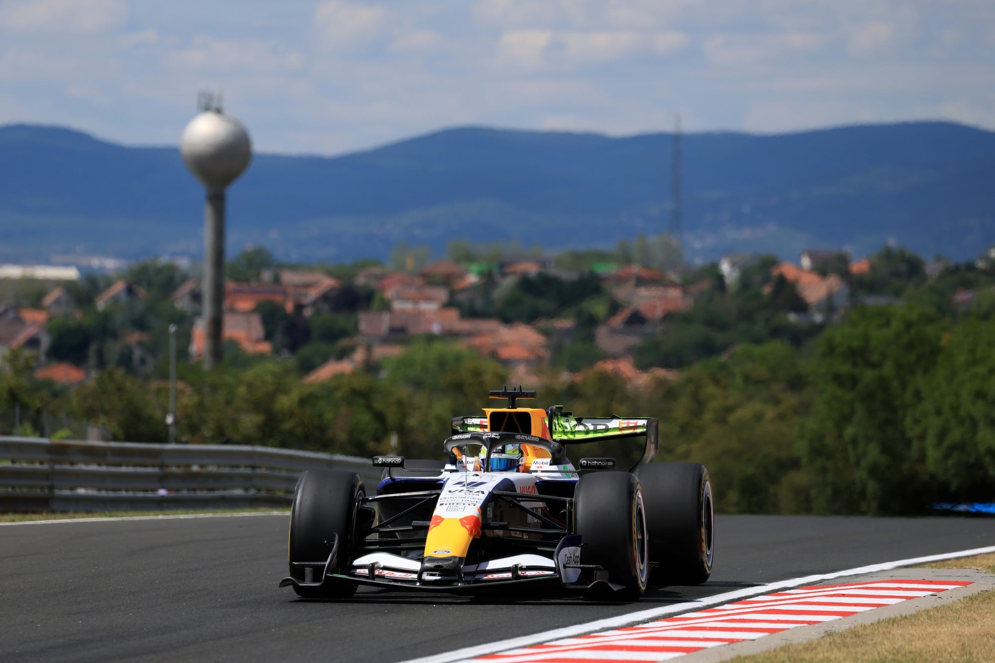 F1: Racing Bulls supera dificuldades e ganha confiança para sábado