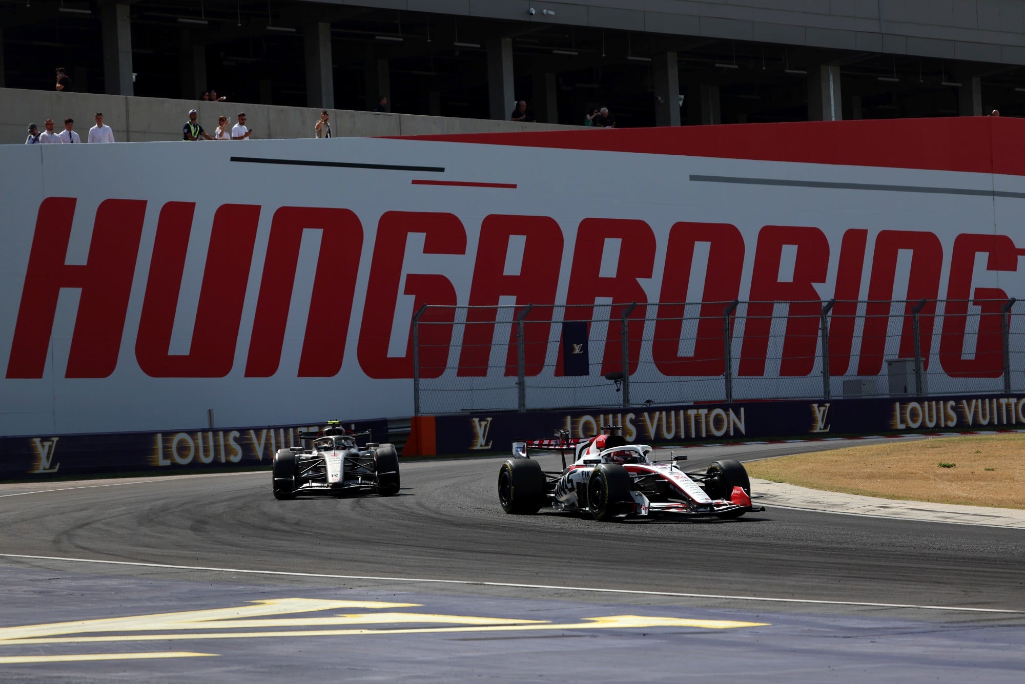 F1: Confira as imagens do GP da Hungria 2026 Esteban Ocon (FRA) Haas F1 Team VF-26.