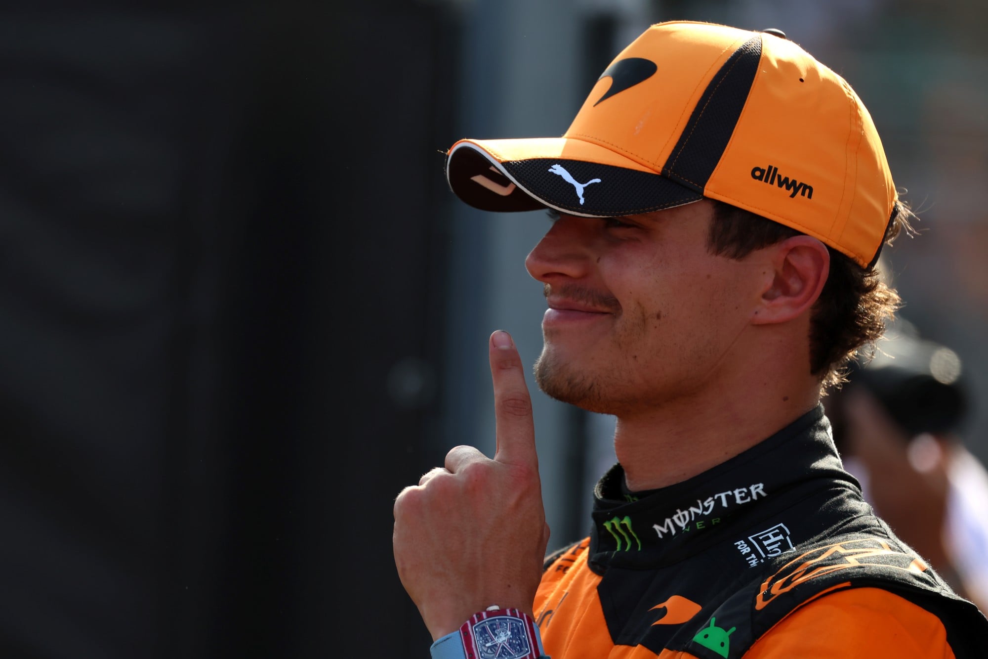F1: Confira as imagens do GP da Hungria 2026 Race winner Lando Norris (GBR) McLaren F1 Team celebrates in parc ferme.