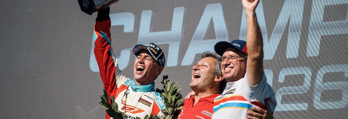 Leonel Pernía celebra conquista do TCR Brasil: "Cumprimos nossa missão" Leonel Pernía celebra conquista do TCR Brasil: “Cumprimos nossa missão”