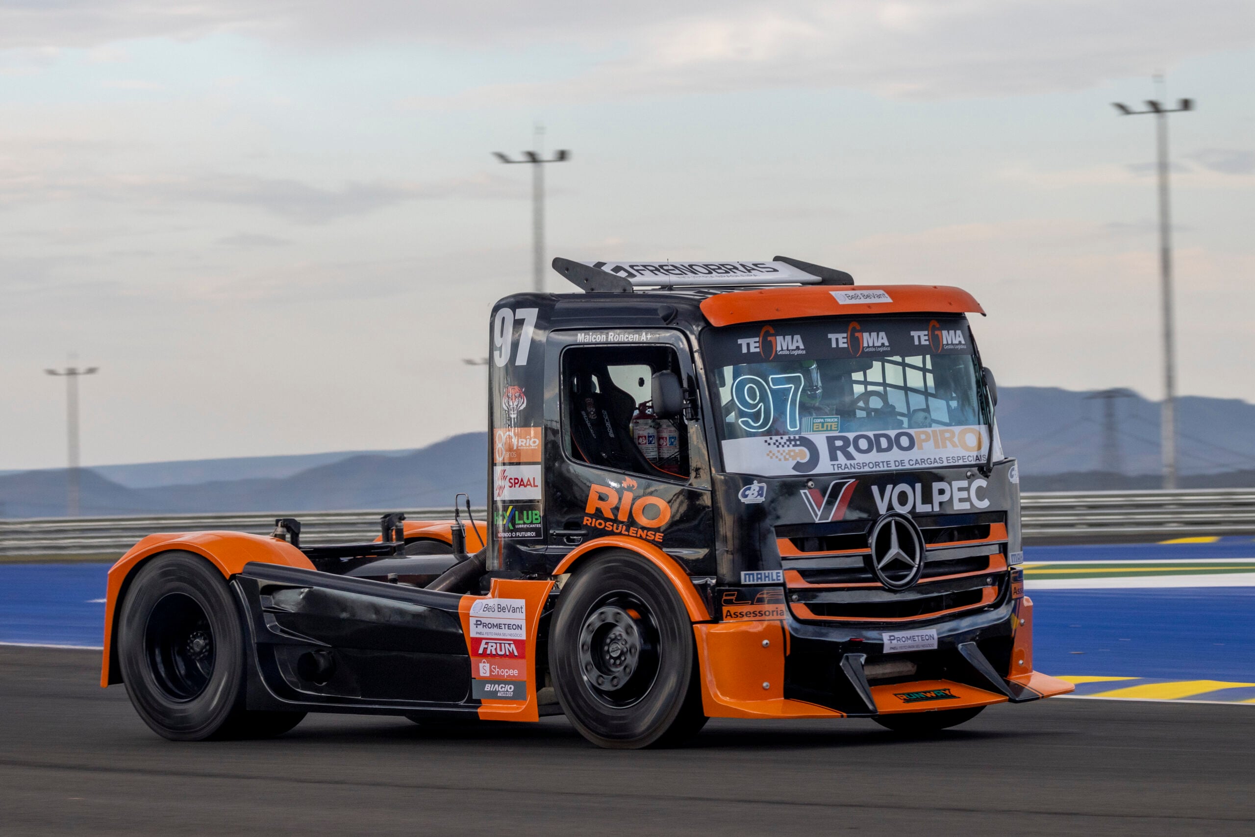 Roncen busca recuperação em Londrina para voltar à liderança da Copa Truck Roncen busca recuperação em Londrina para voltar à liderança da Copa Truck