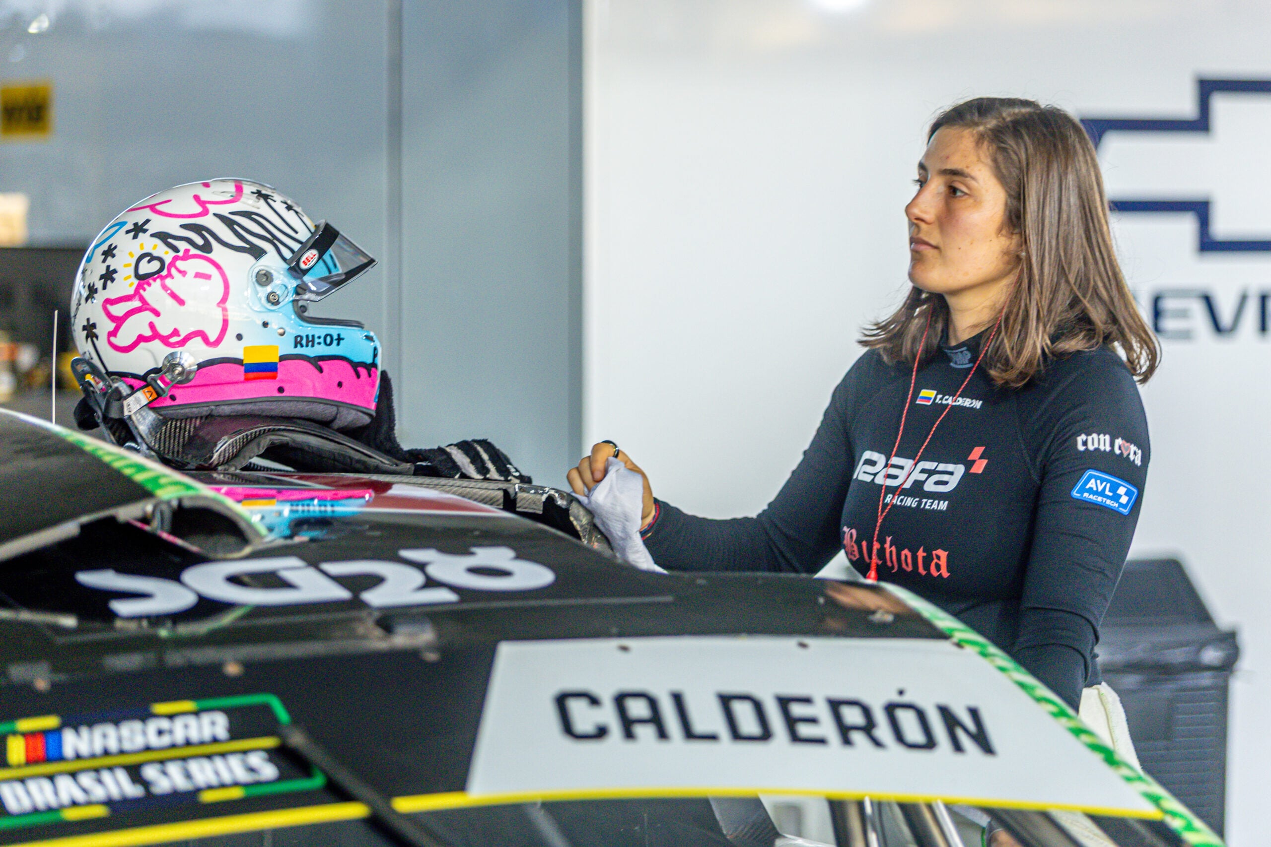 NASCAR Brasil: Em Londrina, Calderón homenageia vítimas de terremoto na Colômbia NASCAR Brasil: Em Londrina, Calderón homenageia vítimas de terremoto na Colômbia