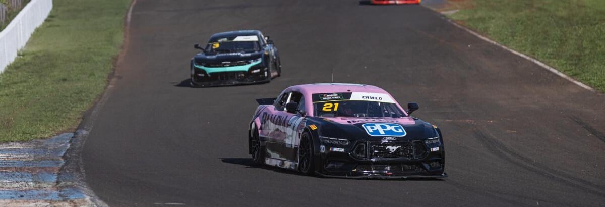 Camilo segura concorrência e garante pole da NASCAR Brasil em Londrina Camilo segura concorrência e garante pole da NASCAR Brasil em Londrina