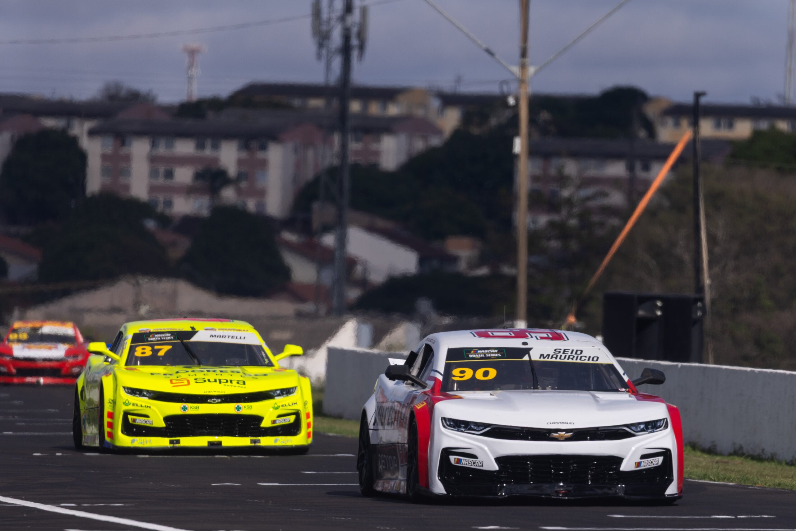 NASCAR Brasil: Thiago Camilo domina do início ao fim e vence Corrida 1 em Londrina