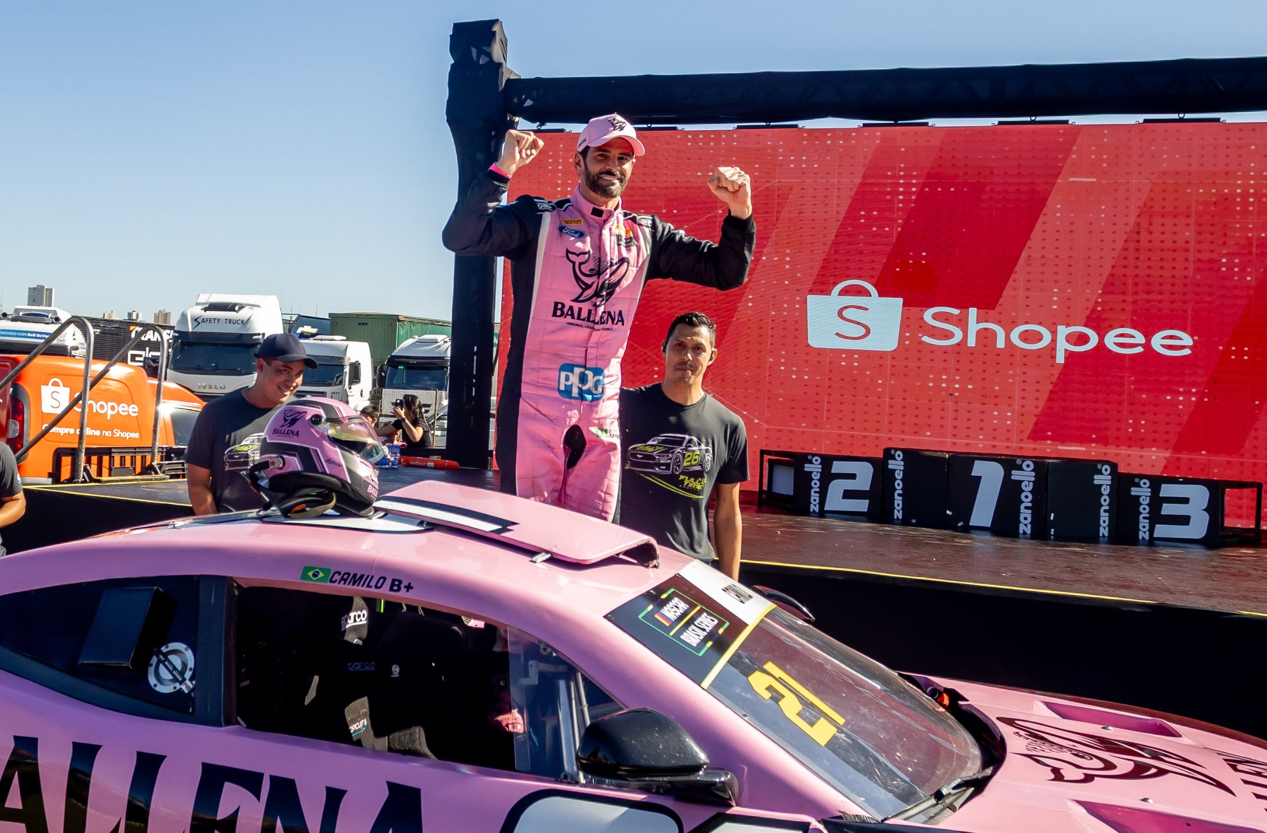 NASCAR Brasil: Thiago Camilo domina do início ao fim e vence Corrida 1 em Londrina