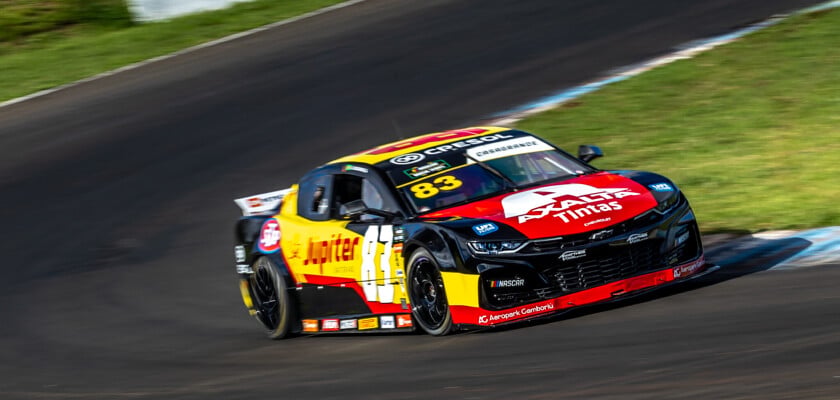 NASCAR Brasil: Casagrande vence Corrida 2 após disputa eletrizante em Londrina