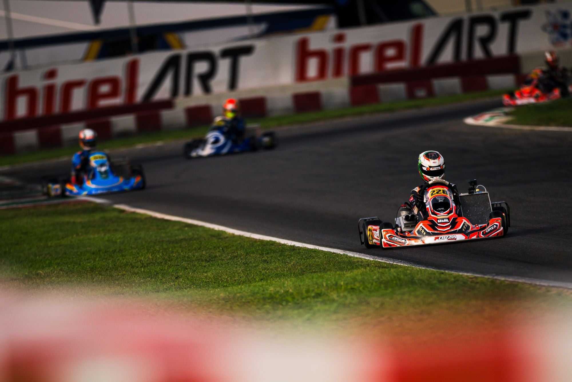 Francisco Rocha cruza linha de chegada da WSK Final Cup dentro do Top 10 na OK Francisco Rocha