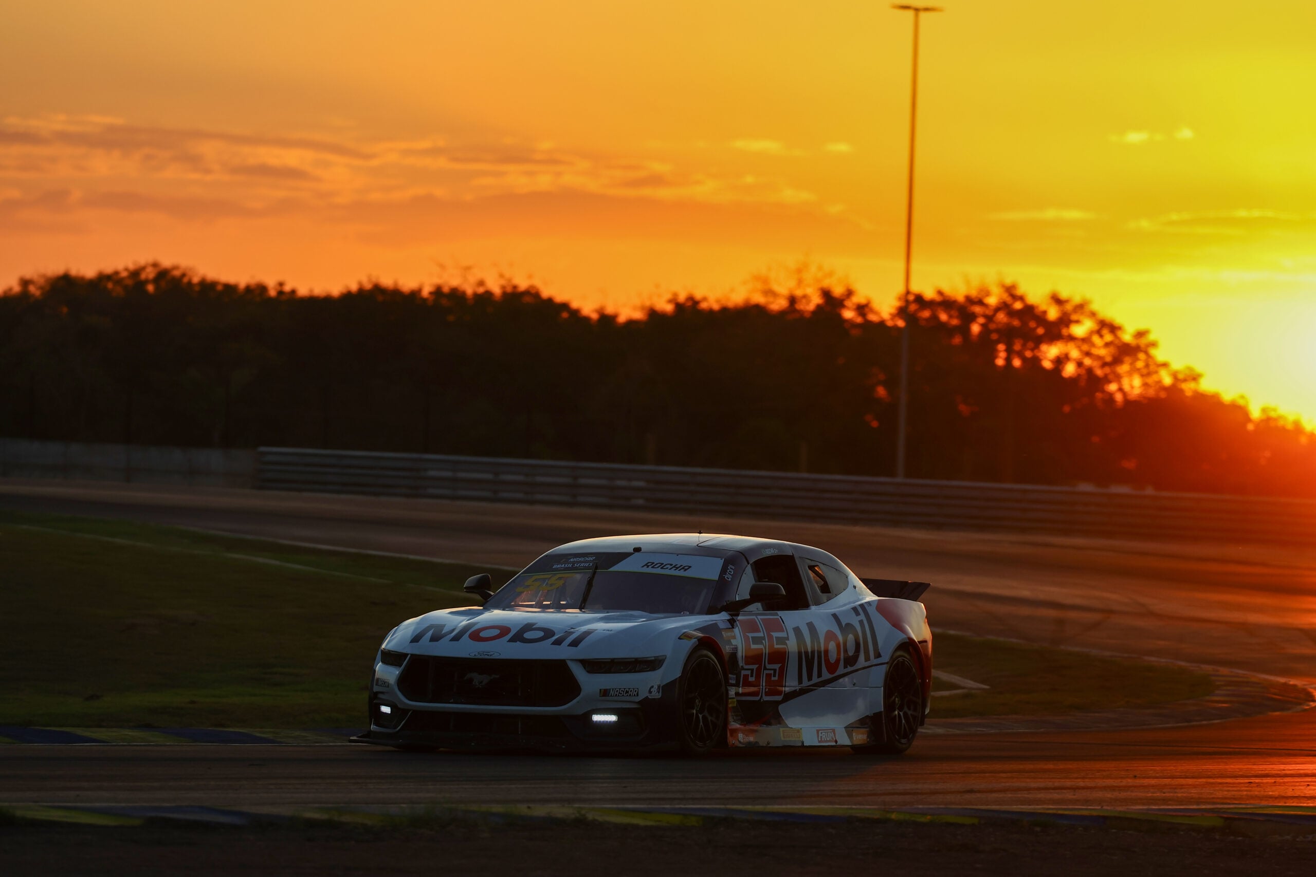 NASCAR Brasil: líder entre os novatos, Murilo Rocha busca mais pontos em Londrina