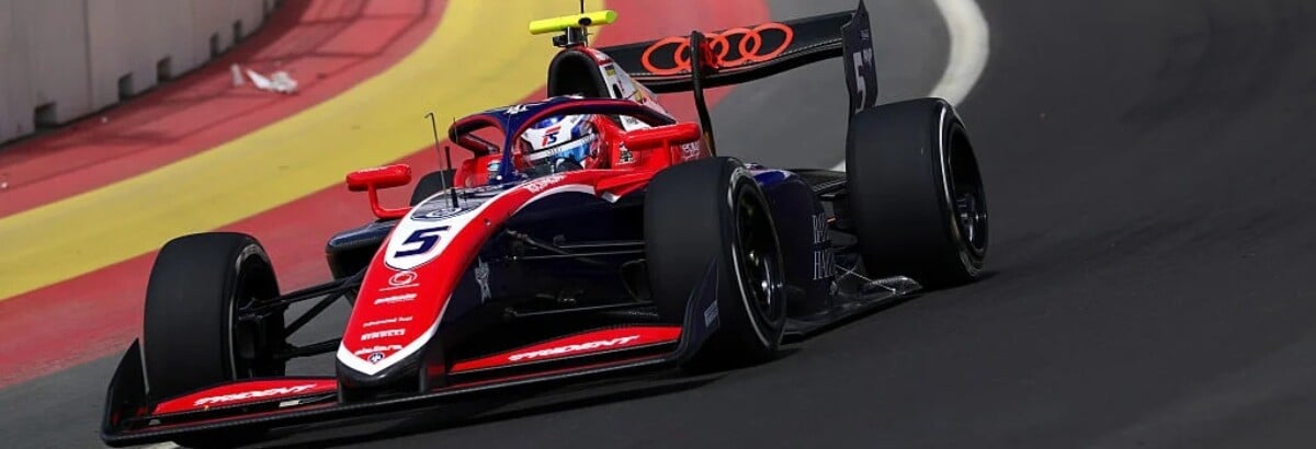 Líder do campeonato, Slater lidera primeiro dia de testes da F3 em Madri