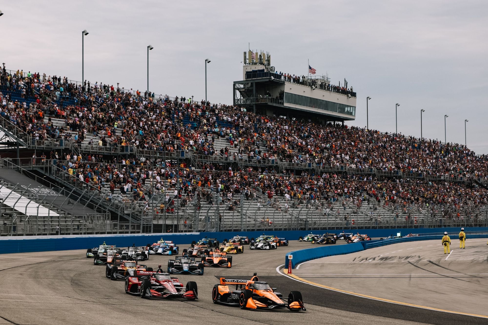 Indy volta a adiar retomada da corrida 1 em Milwaukee, e disputa ocorre após corrida 2 Milwaukee