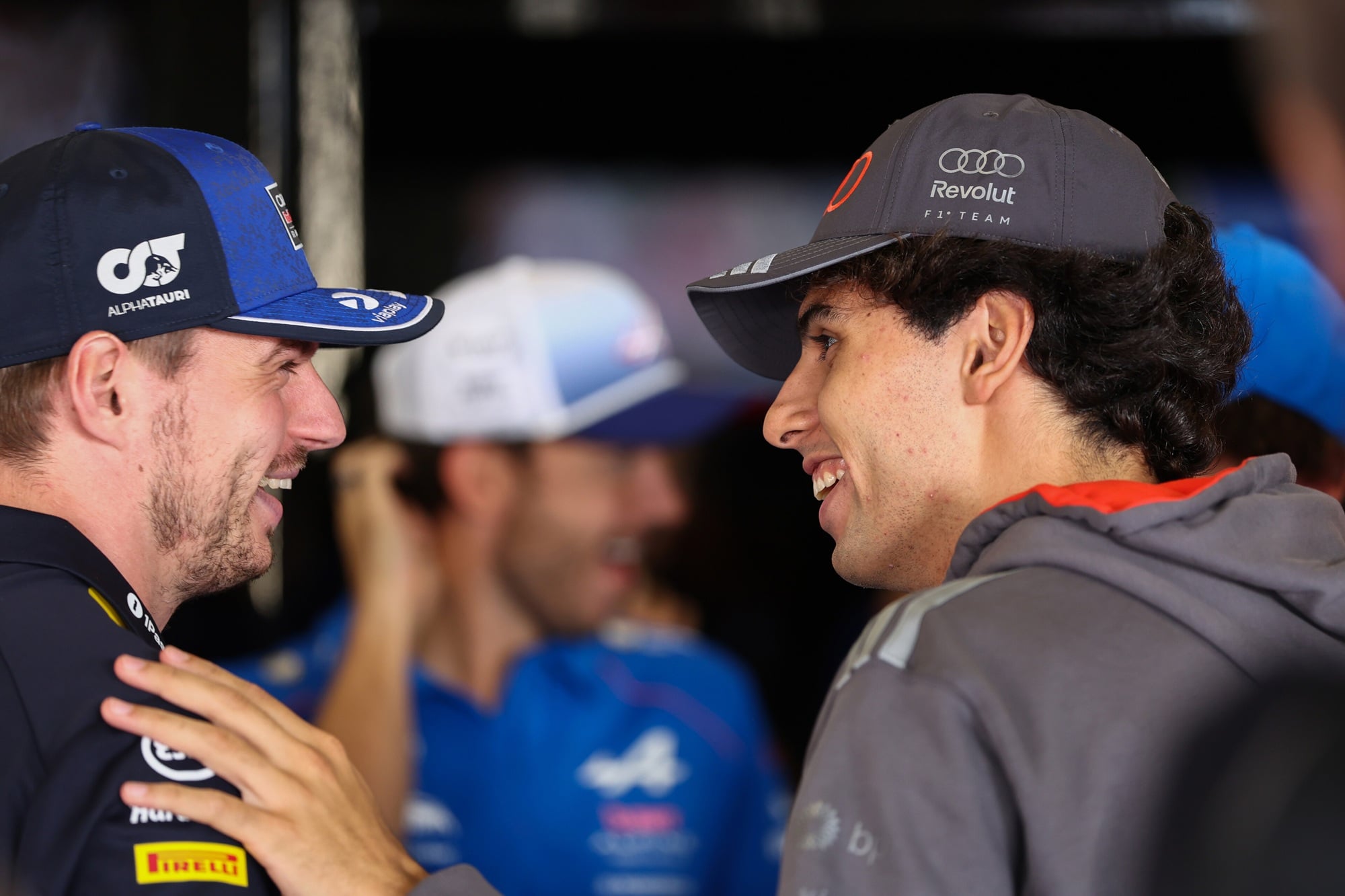 F1: Bortoleto diz que conversa “com frequência” com Vestappen: “Falamos sobre minha evolução”
