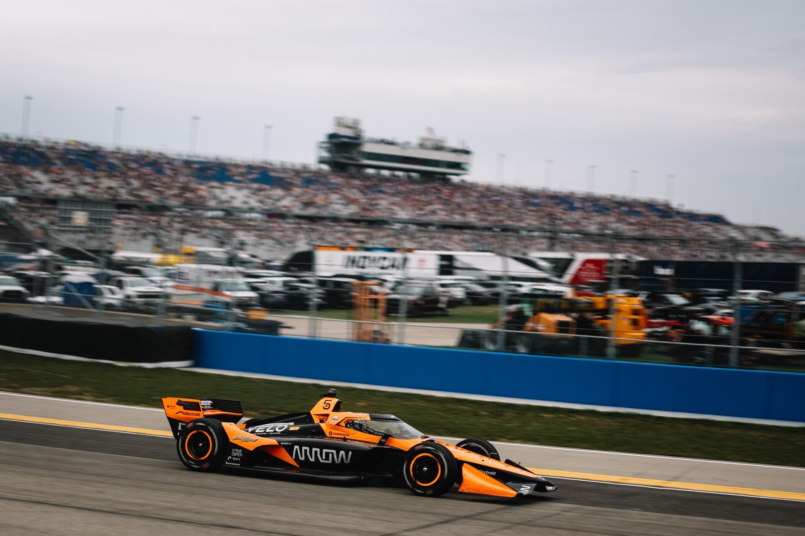 Chuva obriga Indy a adiar sequência da primeira corrida de Milwaukee para domingo
