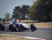 Fórmula 4: Marcella Assumpção é a pilota estreante mais veloz do programa Feed Racing na história