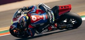 Moto2: Salac toma liderança no final e vence GP da Inglaterra